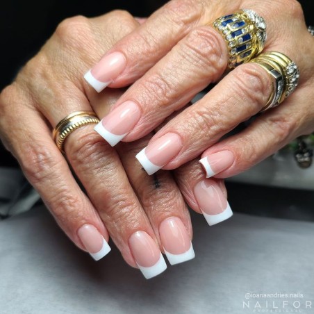 Vernis à ongles semi-permanent couleur : Chic SEMI-PERMANENT NAIL POLISH - 183 milky Nailfor pour 7,99 €