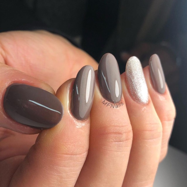 Vernis à ongles semi-permanent couleur : Chic SEMI-PERMANENT NAIL POLISH - 191 Nailfor 7,99 €