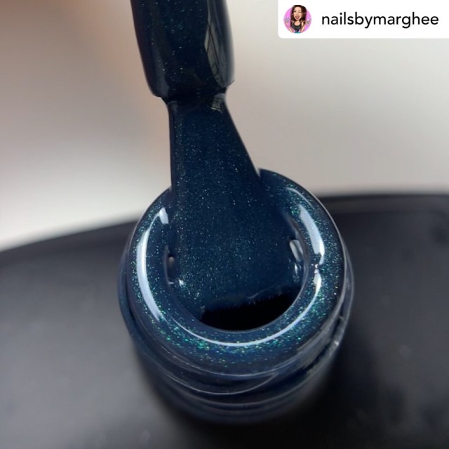 Semi-permanent nail polish color: Chic SEMI-PERMANENT NAIL POLISH - 192 Nailfor €7.99