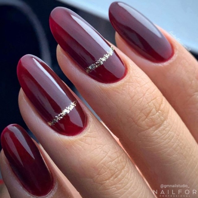 Semi-permanent nail polish color: Chic SEMI-PERMANENT NAIL POLISH - 213 Nailfor €7.99