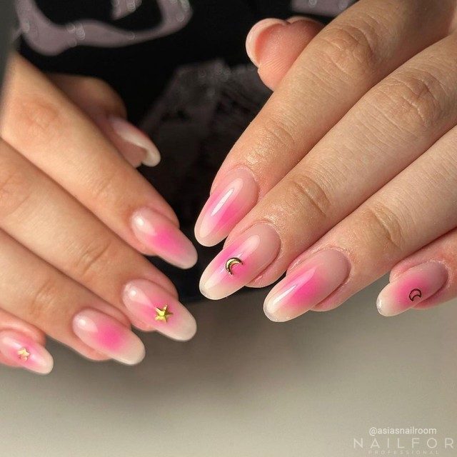 Semipermanente smalto colore per unghie: CHIC SMALTO SEMIPERMANENTE - 230 Nailfor 7,99 €