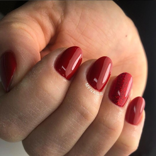 Semipermanente smalto colore per unghie: CHIC SMALTO SEMIPERMANENTE - 260 Nailfor 7,99 € 2