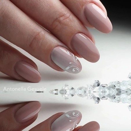 Semi-permanent nail polish color: Chic SEMI-PERMANENT NAIL POLISH - 281 Nailfor €7.99