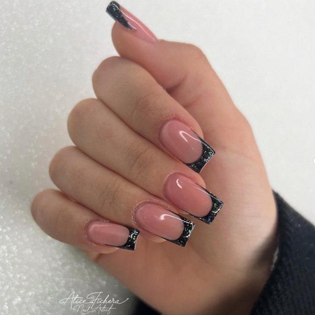 Semi-permanent nail polish color: Chic SEMI-PERMANENT NAIL POLISH - 286 Nailfor €7.99