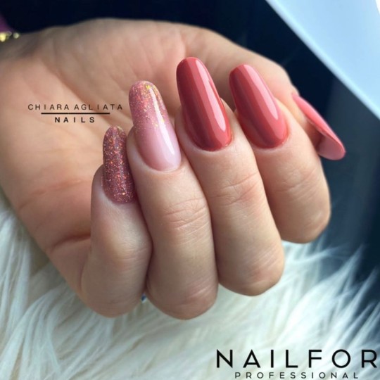 Semi-permanent nail polish color: Chic SEMI-PERMANENT NAIL POLISH - 318 Nailfor €7.99 2