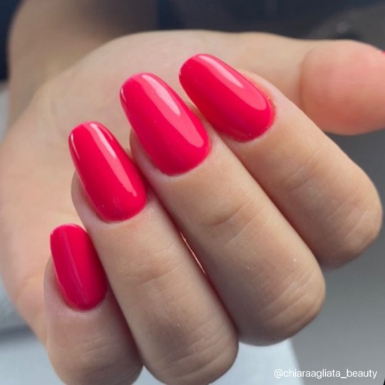 Vernis à ongles semi-permanent couleur : Chic SEMI-PERMANENT NAIL POLISH - 321 Fluo Nailfor 7,99 € 2