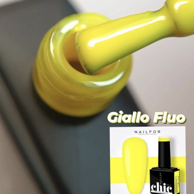 Vernis à ongles semi-permanent couleur : Chic SEMI-PERMANENT NAIL POLISH - 327 Fluo Nailfor 7,99 €