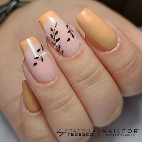 Semipermanente smalto colore per unghie: CHIC SMALTO SEMIPERMANENTE - 339 Nailfor 7,99 €