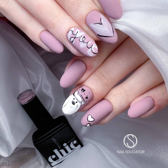 Semipermanente smalto colore per unghie: CHIC SMALTO SEMIPERMANENTE - 385 Nailfor 7,99 € 2