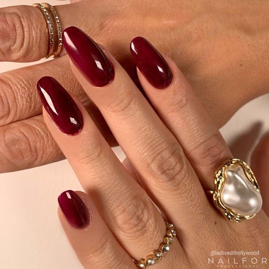 Esmalte de uñas semipermanente color: Chic ESMALTE DE UÑAS SEMIPERMANENTE - 398 Nailfor 7,99 € 2