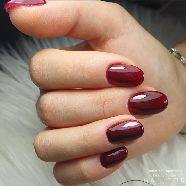 Semi-permanent nail polish color: Chic SEMI-PERMANENT NAIL POLISH - 399 Nailfor €7.99