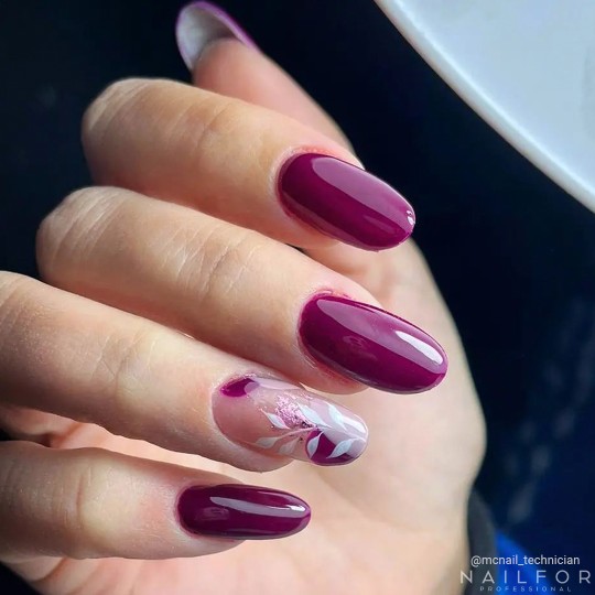 Vernis à ongles semi-permanent couleur : Chic SEMI-PERMANENT NAIL POLISH - 424 Nailfor 7,99 € 2