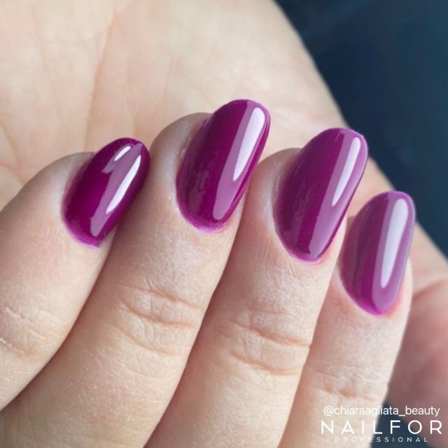 Semi-permanent nail polish color: Chic SEMI-PERMANENT NAIL POLISH - 424 Nailfor €7.99