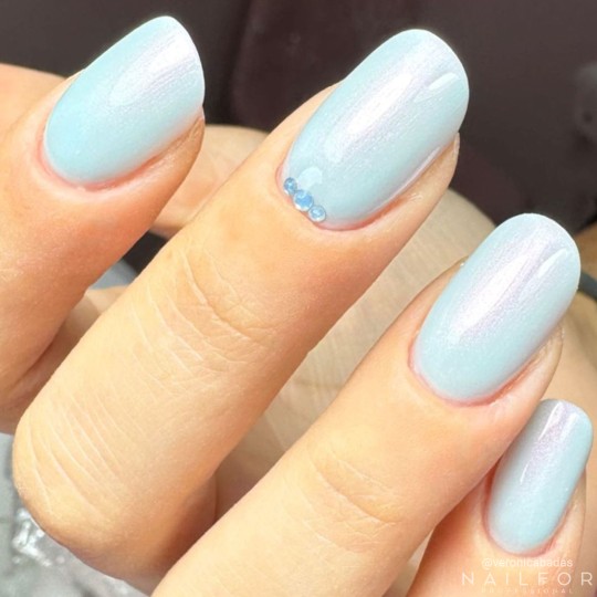 Vernis à ongles semi-permanent couleur : Chic SEMI-PERMANENT NAIL POLISH - 444 Pearl Effect Nailfor 7,99 € 2