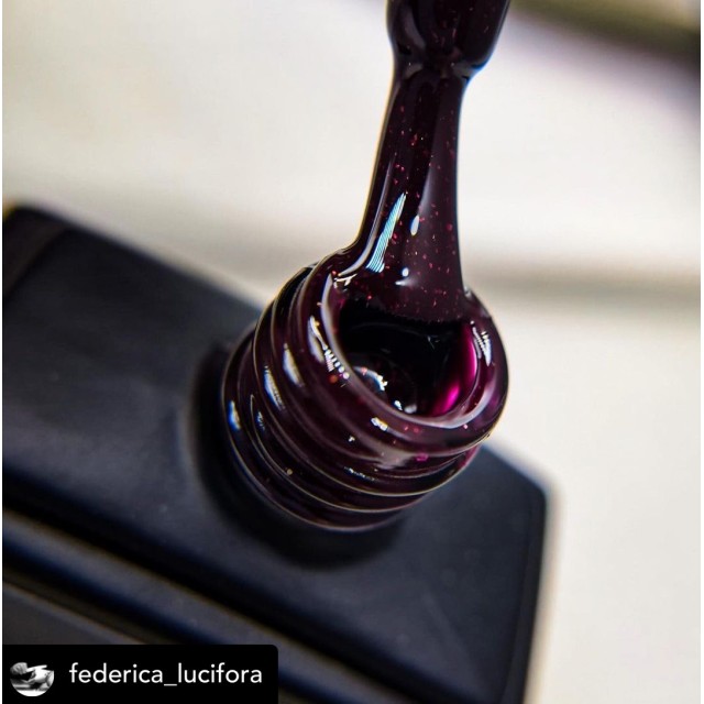 Vernis à ongles semi-permanent couleur : Chic SEMI-PERMANENT NAIL POLISH - 469 Nailfor €7.99