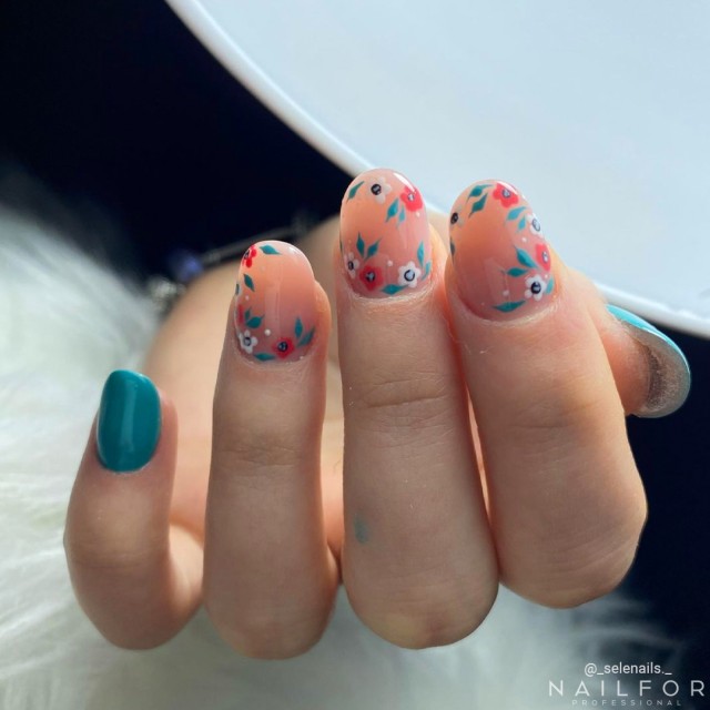 Semipermanente smalto colore per unghie: CHIC SMALTO SEMIPERMANENTE - 486 Nailfor 7,99 €