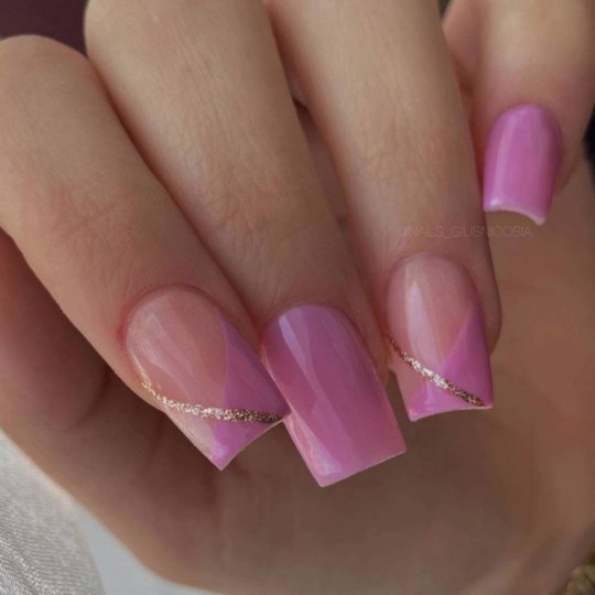 Semi-permanent nail polish color: Fantasy Semi-permanent Gel Polish - 016FAN Nailfor €6.99 2