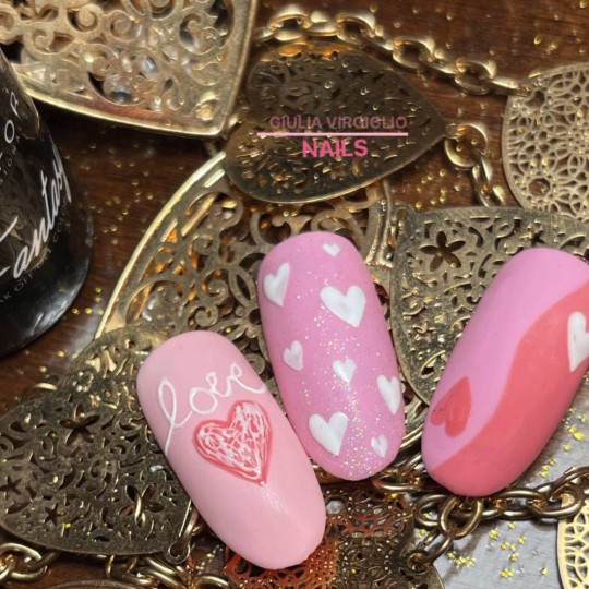 Semi-permanent nail polish color: Fantasy Semi-permanent Gel Polish - 018FAN Nailfor €6.99 2