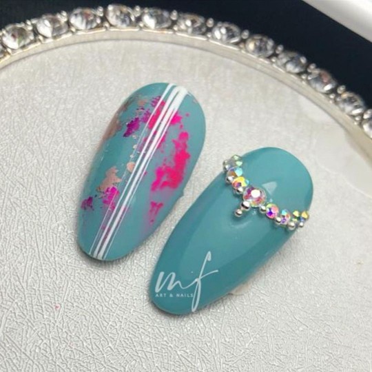 Esmalte de uñas semipermanente color: Fantasy Esmalte semipermanente Gel - 052FAN Nailfor 6,99 € 2