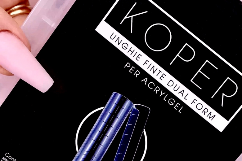 HOW TO DO A NAIL RECONSTRUCTION WITH DUAL TIPS KOPER